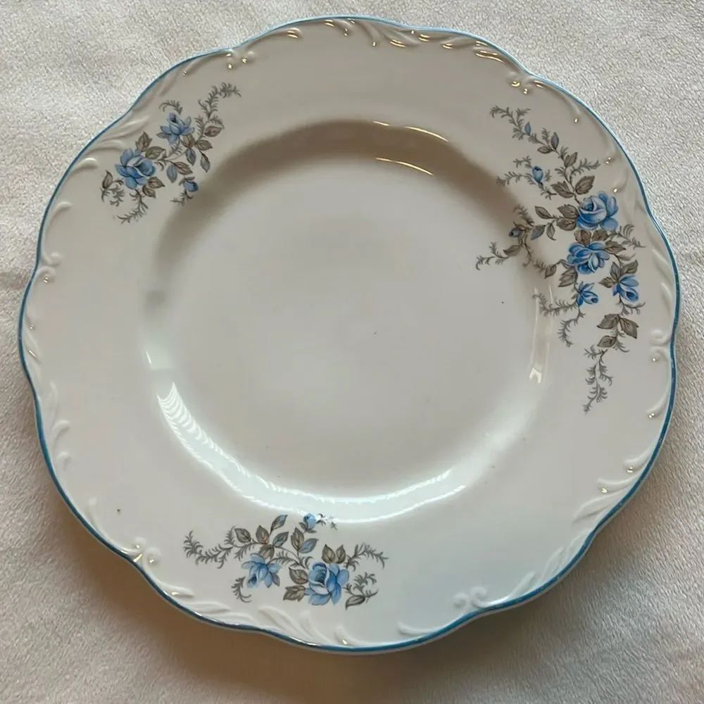 Sterling Colonial Plate 9 3/4 Inches Round White Blue Roses & Trim Scallop Edge